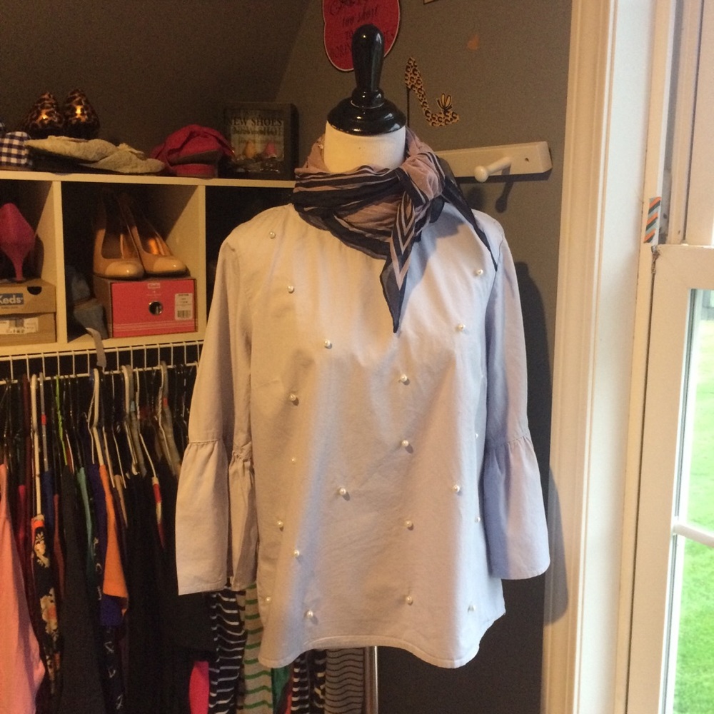 Beautiful light blue blouse with pearls - Picture 5 of 8